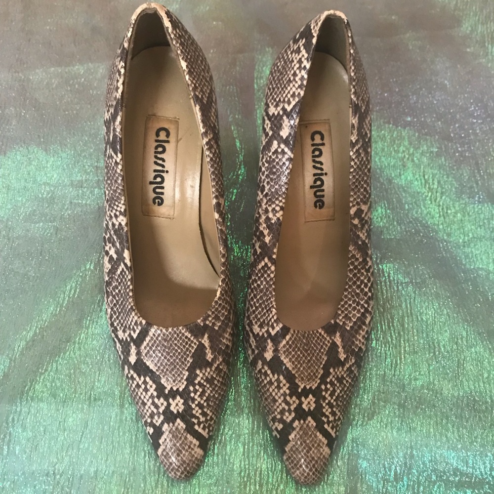 Vintage black & white Snakeskin print heels pumps